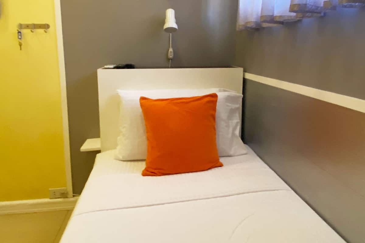 Standaard eenpersoonskamer | Individueel gedecoreerd, gratis wifi, beddengoed