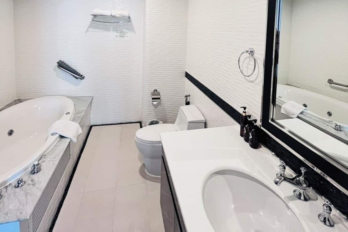 One Bedroom Executive | Caja de seguridad en la habitación, escritorio y cortinas blackout