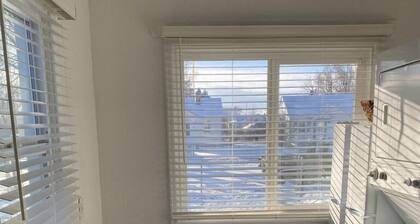 Quiet retreat, minutes from highway and downtown, Quite retreat, minutes from highway and downtown