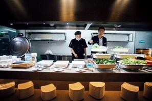 Restaurant - Midland Marriott Hotel (West Coast New Area City Balcony Branch) (Qingdao)