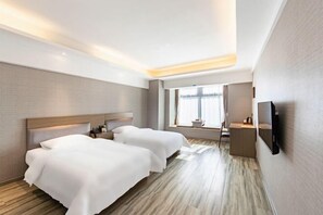 Room - Midland Marriott Hotel (West Coast New Area City Balcony Branch) (Qingdao)