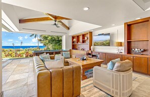 Fernseher, DVD-Player, Stereoanlage