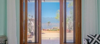 Haishanghua Lake View Villa