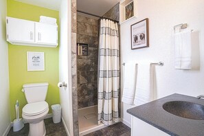 Bathtub, hair dryer - Waterfront Retreat, Relaxation, Fun in Hood Canal (Hoodsport)