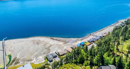 Waterfront Retreat, Relaxation, Fun in Hood Canal