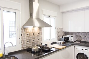 Refrigerador, microondas, horno y lavavajillas 