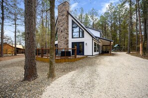 Exterior - 2 Cabins Hot Tubs Slides Arcade Hypedome Retreat (Broken Bow)