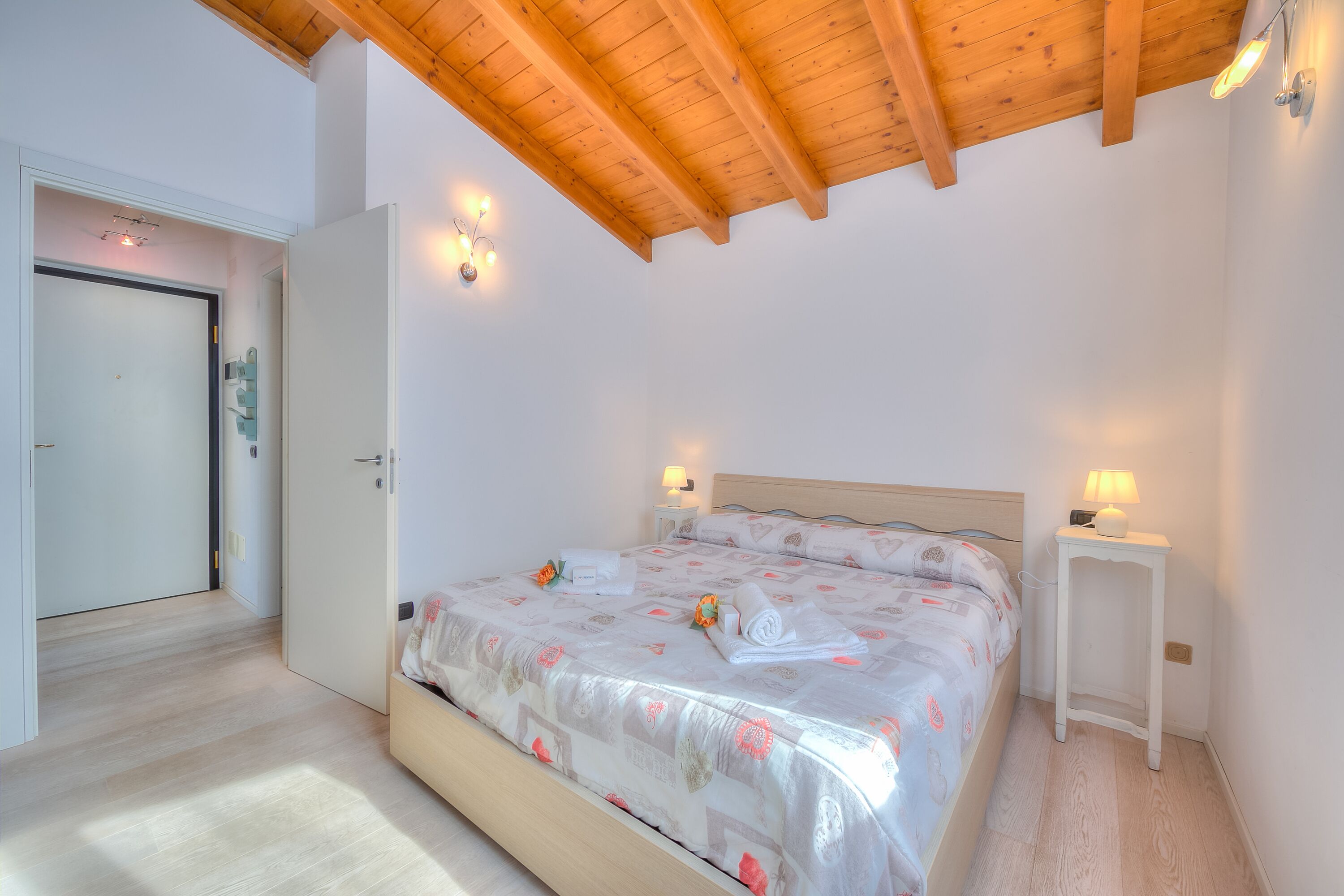 1 camera, Wi-Fi gratuito, lenzuola