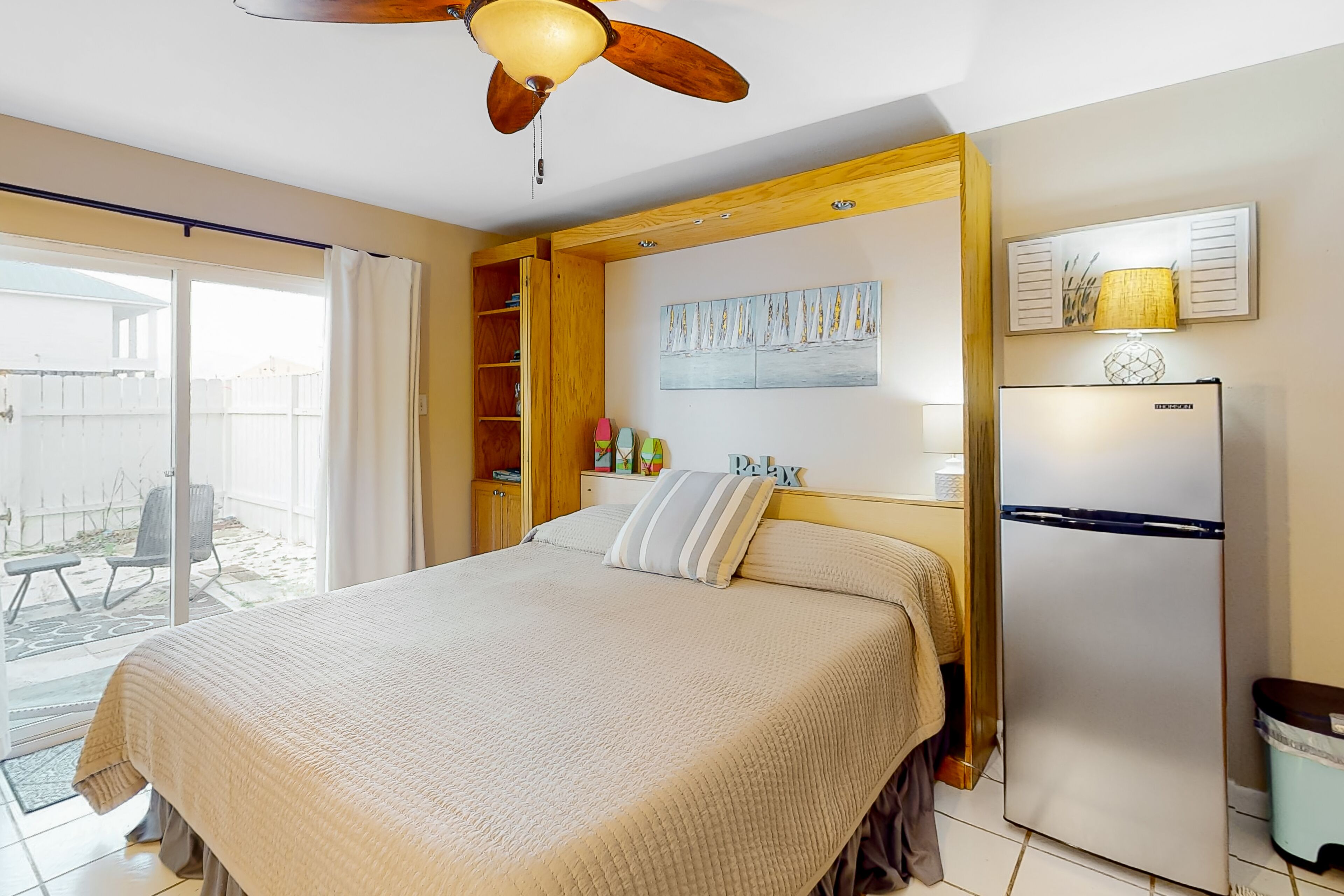 Lovely ocean view townhome with full kitchen, patio, W/D - across from the beach
