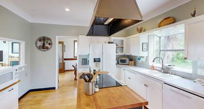 3000 sq ft private home with bay views, pool table, firepit, outdoor bar & grill