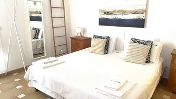 1 chambre, fer et planche à repasser, Wi-Fi gratuit, draps fournis