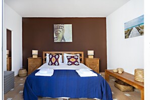 Free WiFi, bed sheets - 2px, w/ balcony, wifi (Cabanas de tavira)