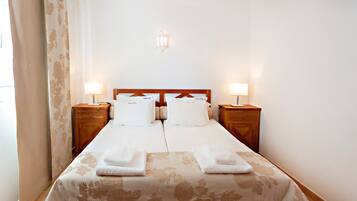 1 chambre, fer et planche à repasser, Wi-Fi gratuit, draps fournis