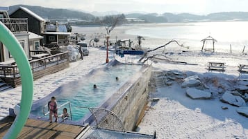 Udendørs pool