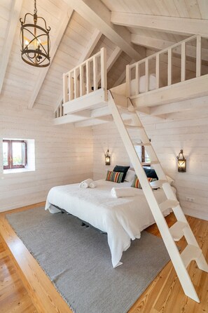 6 bedrooms, in-room safe, desk, iron/ironing board