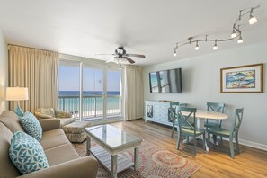 TV - The Pelican Beach 510 (Destin)