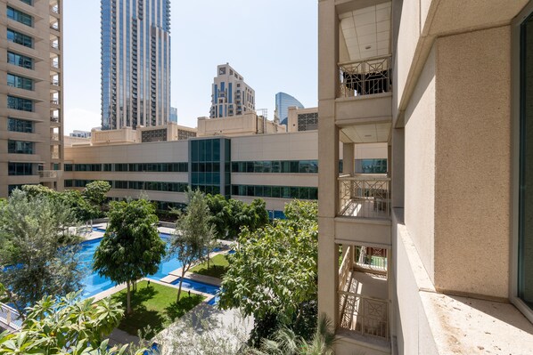 Premier Apartment | View from room - Lux BnB I 29 Burj BLVD I Pool Views (Dubai)