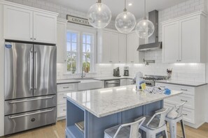 Fridge, microwave, oven, stovetop - 6-Seater Golf Cart & 6 Bikes! Steps from the Pool! Grill+Snowbird Monthly Rates! (Santa Rosa Beach)