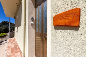 Exterior detail - Apartment "Viviana's Holiday Home" with Wi-Fi (TRINITA D'AGULTU E VIGNOLA)