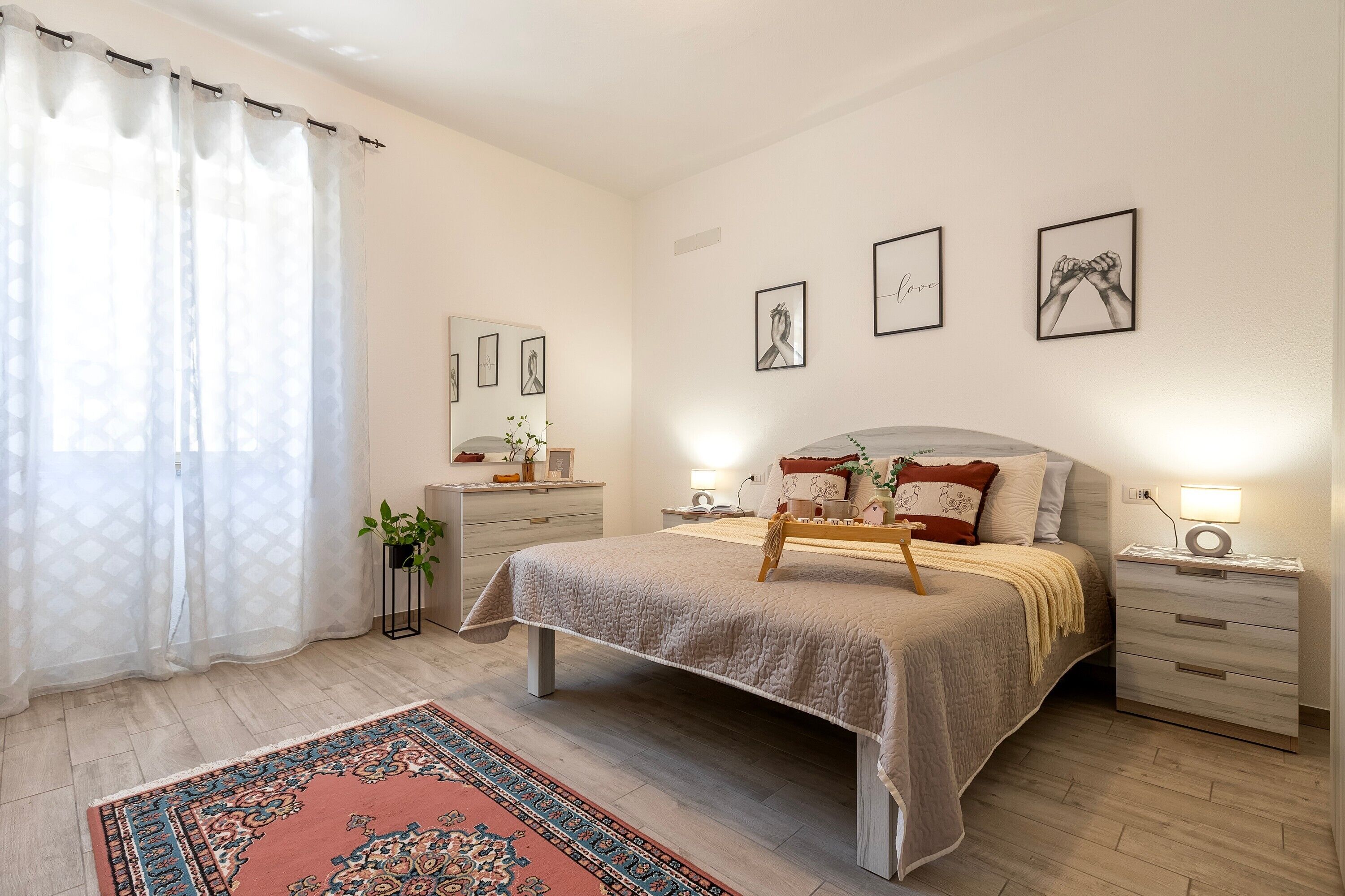 2 slaapkamers, een strijkplank/strijkijzer, gratis wifi, beddengoed