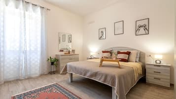 2 slaapkamers, een strijkplank/strijkijzer, gratis wifi, beddengoed