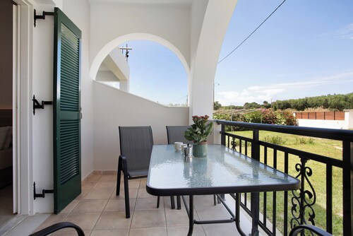 Ferienwohnung "Tropical Studio 3" mit Gemeinschaftsgarten, A/C und WLAN