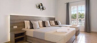 Holiday Apartment "Tropical Studio 3" with Shared Garden, A/C & Wi-Fi