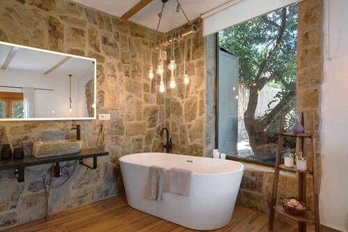 Chalet "Laurelin" with Sea View, Private Mini Pool & Wi-Fi
