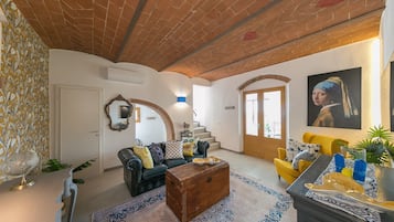 Télévision, cheminée