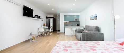 1 bedroom, iron/ironing board, free WiFi, bed sheets