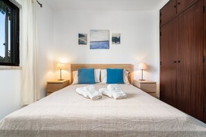 1 bedroom, free WiFi, bed sheets - Holiday Apartment 'Moura Mar' with Shared Pool, Shared Garden & Wi-Fi (Vilamoura)