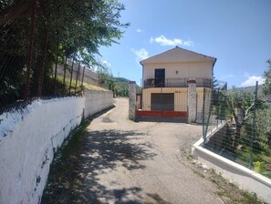 Exterior - Holiday Home "Casa Splendida" with Mountain View, Terraces & Wi-Fi (Monreale)
