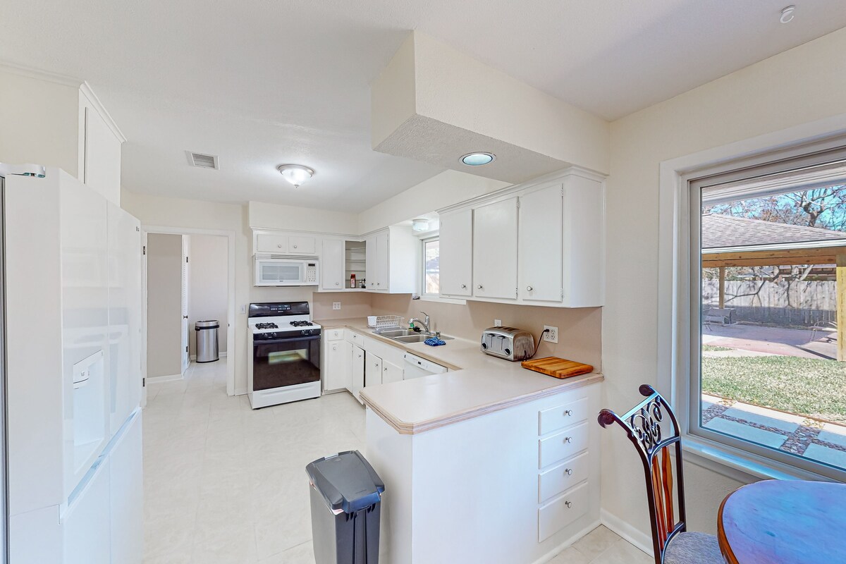 Photo 6 of Dog-friendly downtown home with pavilion, grill, enclosed yard, streaming, patio