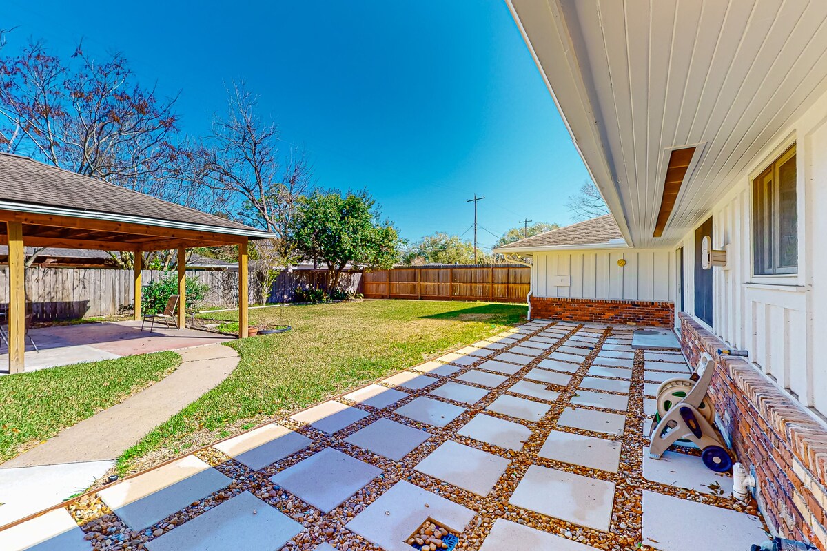 Photo 22 of Dog-friendly downtown home with pavilion, grill, enclosed yard, streaming, patio