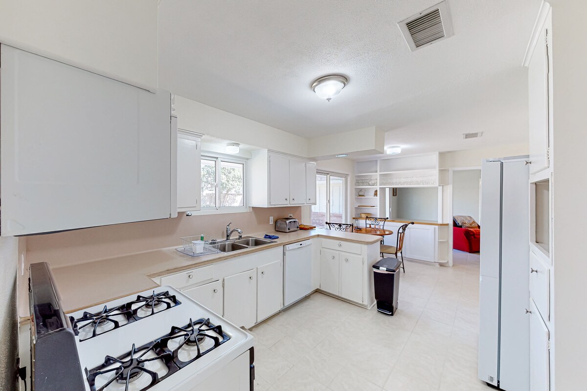 Photo 7 of Dog-friendly downtown home with pavilion, grill, enclosed yard, streaming, patio