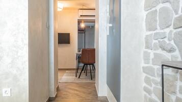 City appartement | 1 slaapkamer, een bureau, gratis wifi, beddengoed
