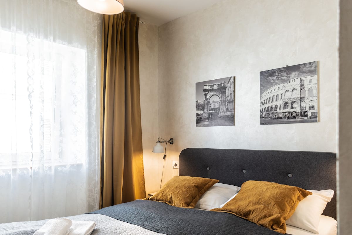 City Apartment | 1 bedroom, desk, free WiFi, bed sheets