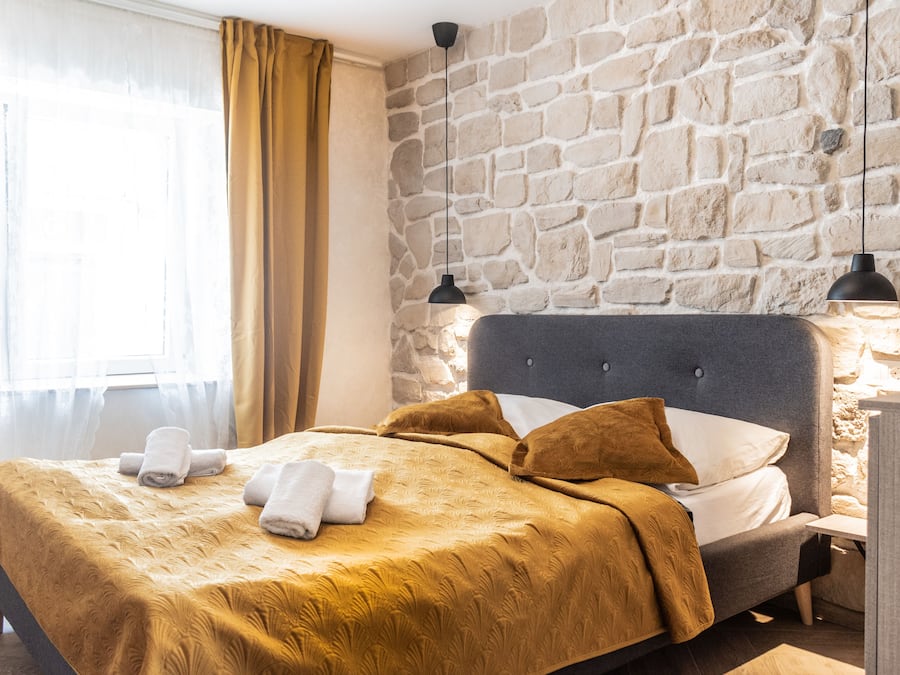 1 habitación, escritorio, wifi gratis y ropa de cama