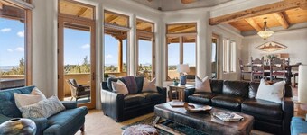 Ski Discounts! Sunset view with Hot tub, Game Room