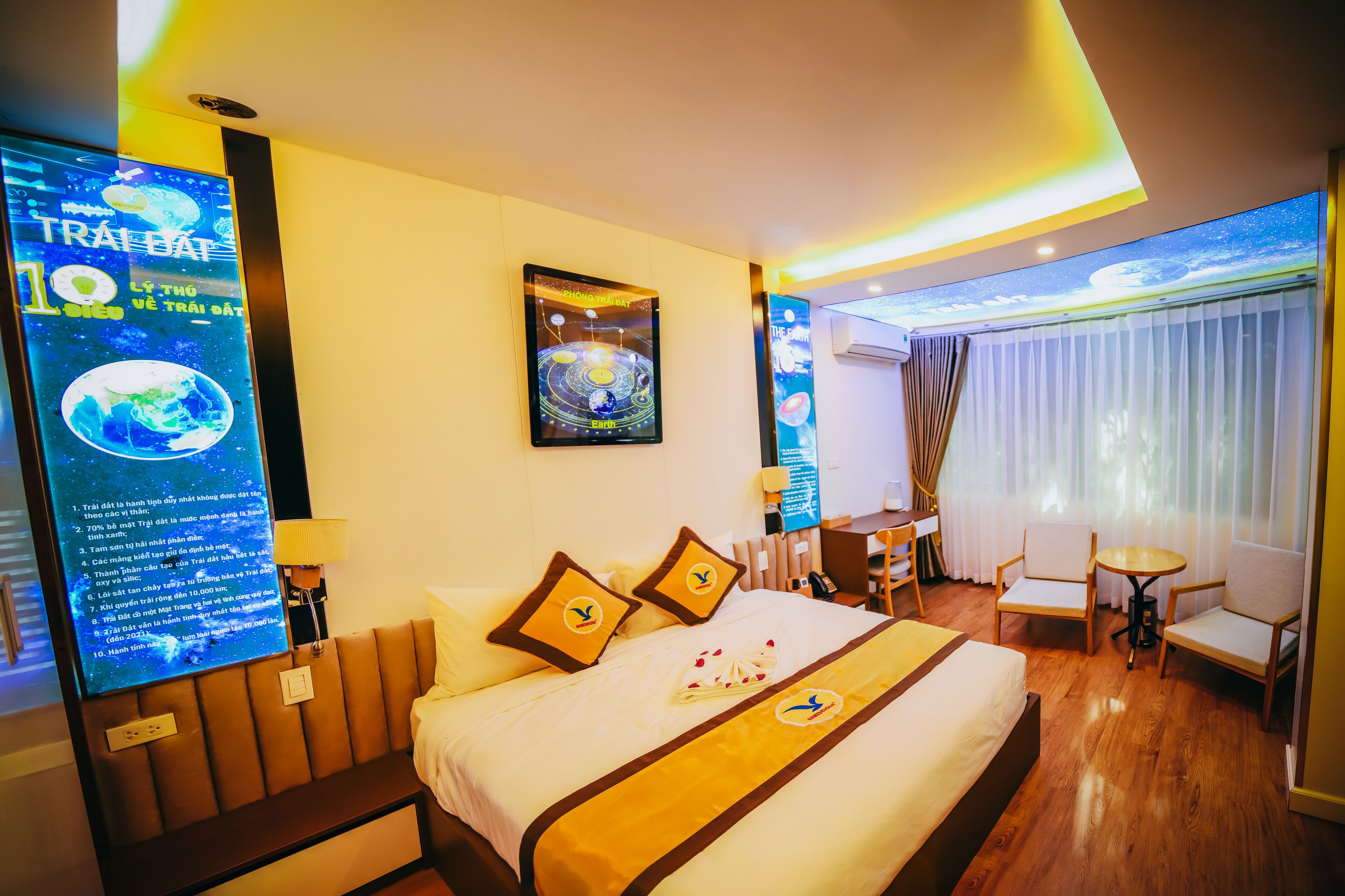 Deluxe-Doppelzimmer, Hügelblick, Seeseite | Betten mit Memory-Foam-Matratzen, Zimmersafe, Verdunkelungsvorhänge