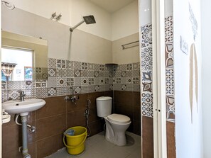 Deluxe Double Room | Bathroom - Mysa homes  (Morjim)