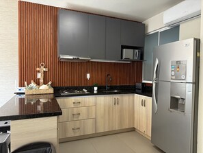 Fridge, microwave, stovetop, coffee/tea maker - a 5 min de la playa/alberca privada by Gpsrentas (Mazatlán)