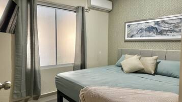 Desk, iron/ironing board, free WiFi, bed sheets