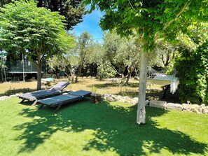 Property grounds - Escattou : with swimming pool, private garden in a quiet area (Souvignargues)