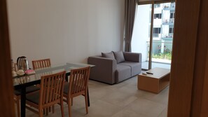 Junior-suite - 1 soveværelse - ryger | Spisning på værelset