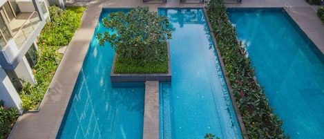 12 piscinas al aire libre