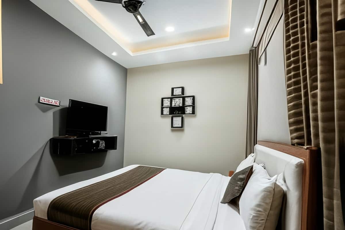 Habitación doble estándar, 1 cama matrimonial | Camas con efecto memoria, muebles diferentes y wifi gratis