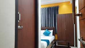 Memory foam beds, individually furnished, free WiFi, bed sheets