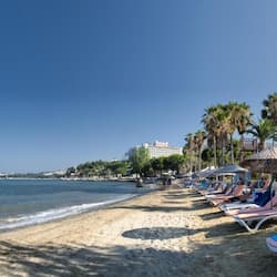 Privéstrand vlakbij, een gratis shuttleservice van/naar het strand