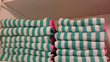 2 bedrooms, desk, iron/ironing board, travel crib